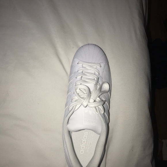 Adidas women’s sneakers - Picture 3 of 4